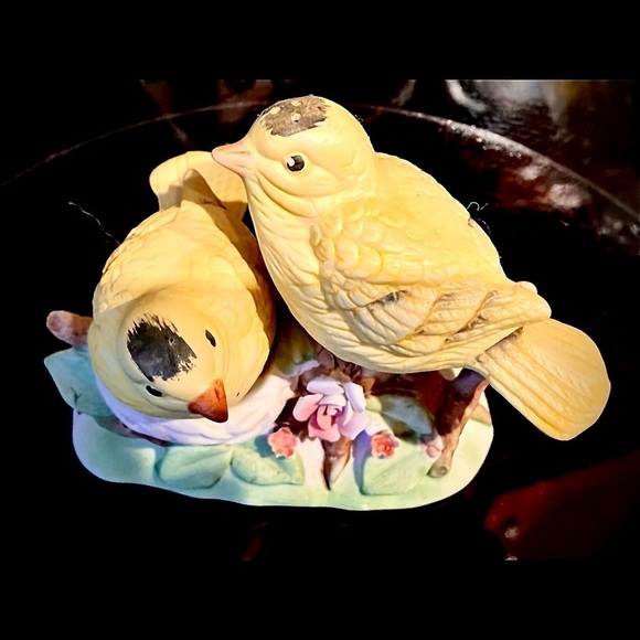 Royal Crown Pottery Hand Painted Yellow Finches Salt/pepper Shakers W/bird Nests - Picture 3 of 16